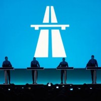 Kraftwerk dubbelt upp i Stockholm