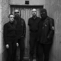 Alvar befodrar livemedlemmar inför nytt album